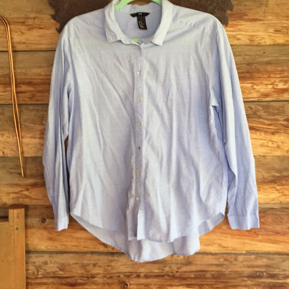 H&M blue button down shirt